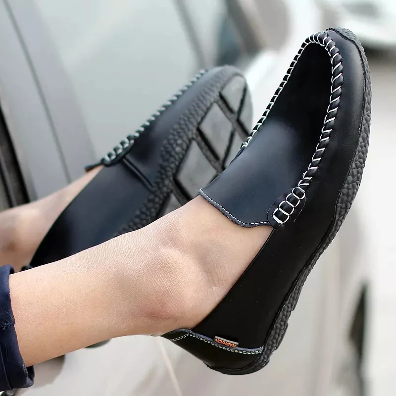 Модные мужские повседневные туфли из натуральной кожи комфортные на плоской