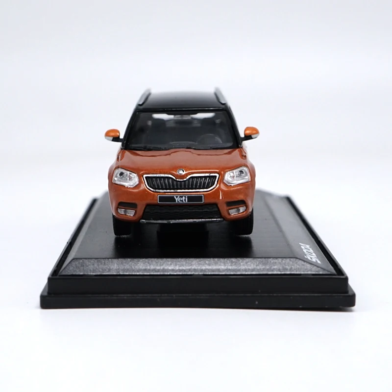 Коллекционная модель автомобиля из сплава в масштабе 1:43 SKODA Yeti City Edition