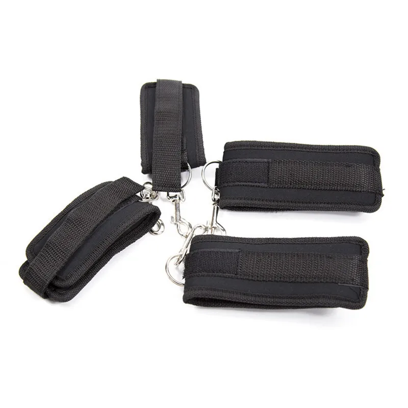 Под кроватью БДСМ Связывание открытые ноги Фетиш раб сдержанность наручники