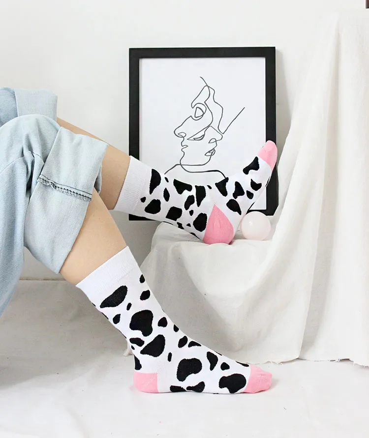 Забавные милые женские носки с рисунками животных из мультфильмов Kawaii, Разноцветные носки с изображением молока, коровы, Ленивца, Бультерьера, брокколи, ананаса, киви, фруктов, подарочные носки