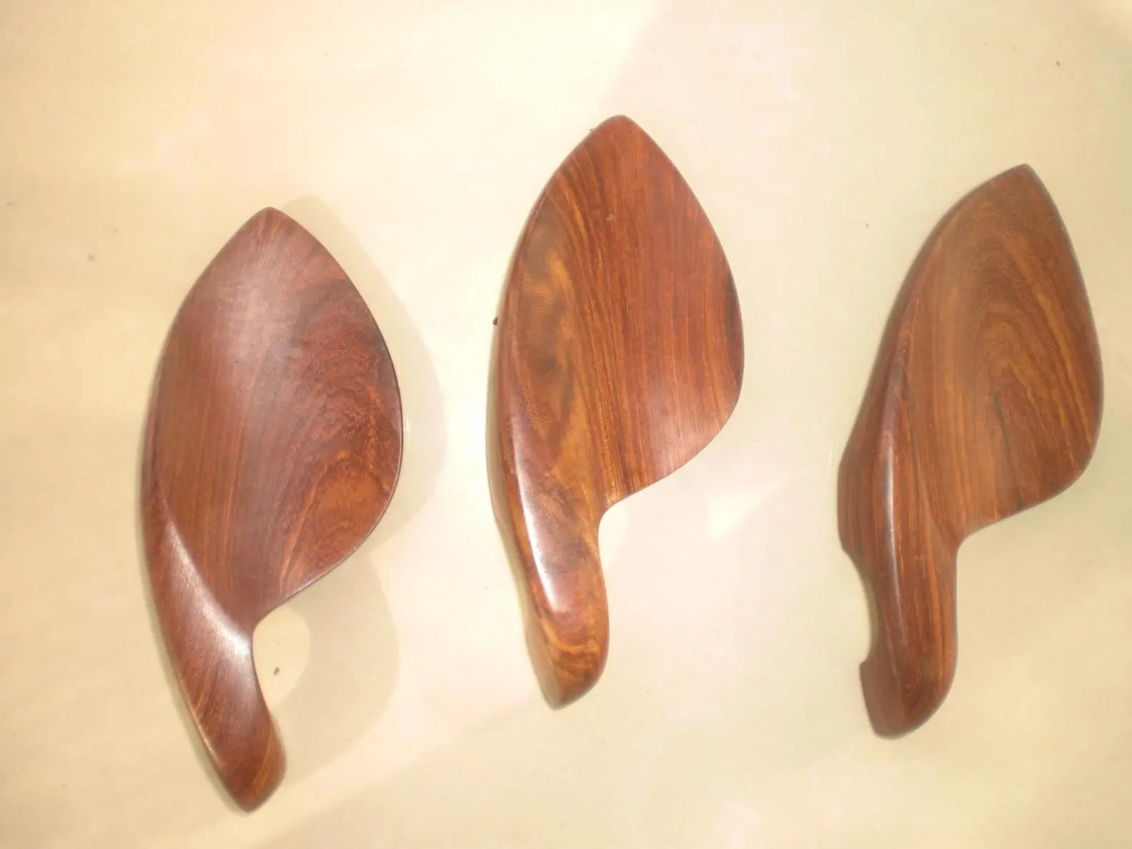 

1 PC Rose Wood Violin Chin Rest 4/4 Violin Parts