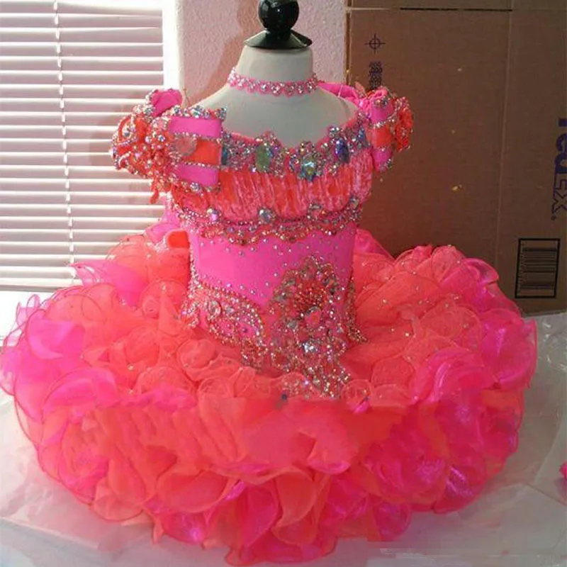 

Princess Flower Girl Dresses Cap Sleeve Crystal Coral Pink Organza Mini Short Ball Gown Girl Pageant Dresses Cupcake Party Gowns