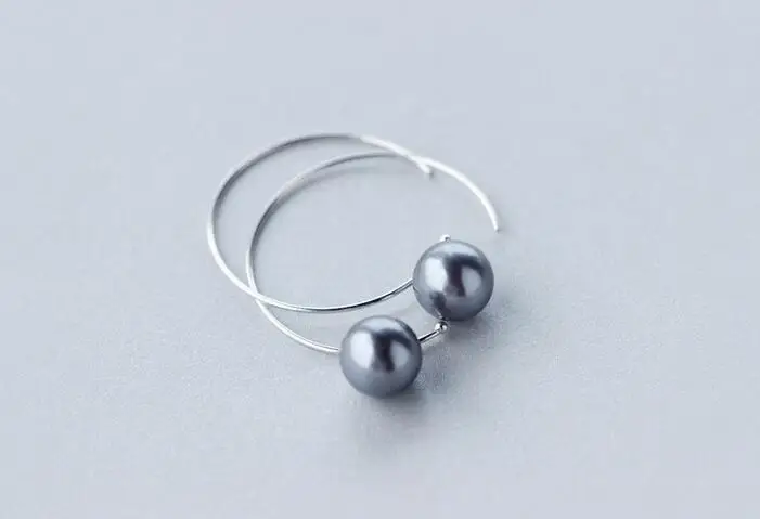 1 пара элегантных полукруглых сережек с черными/белыми жемчужинами