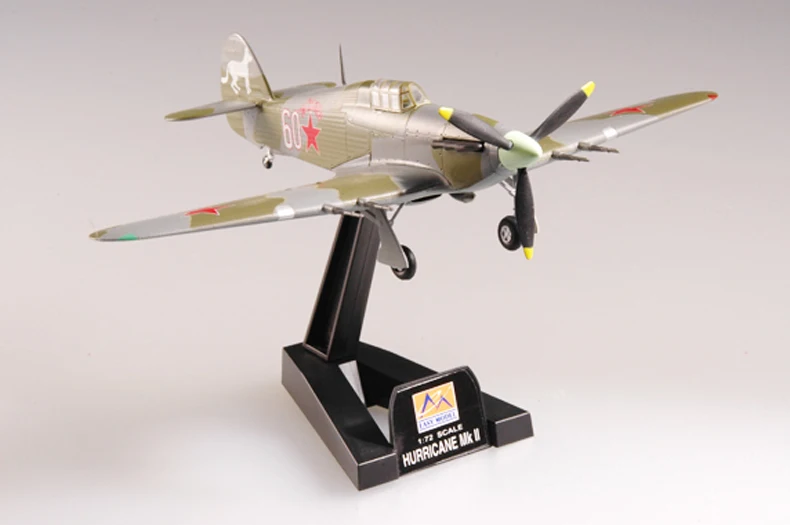Модель самолета в масштабе 37244 1/72 от EASYMODEL Hurricane MK11 собранная модель завершена не
