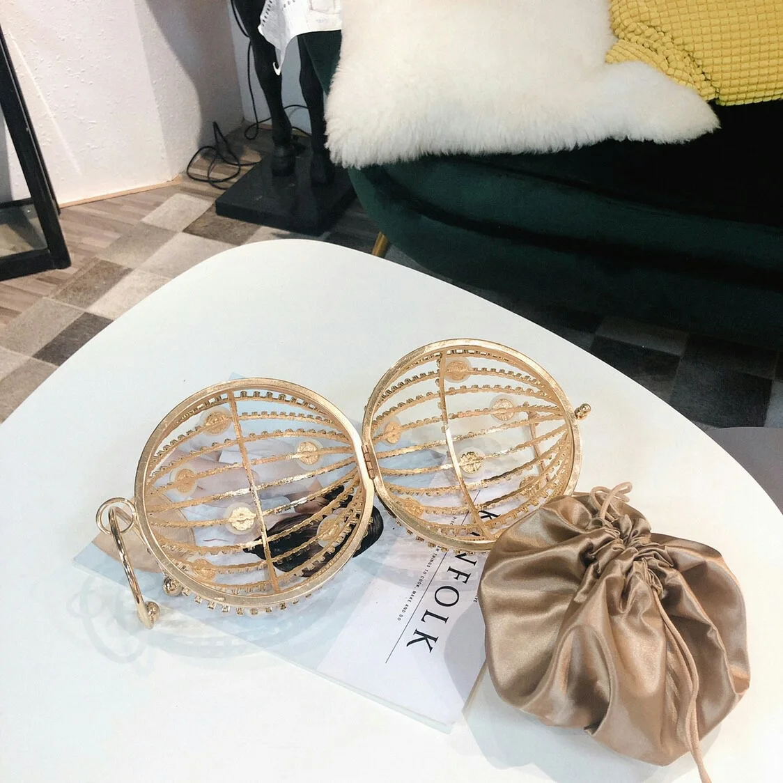 Ball Shaped Hollow Metal Alloy Party Bag Women Gold Cage Evening Bag Pearl Crystal Wedding Clutch Purses Gift Wristlets Handbags