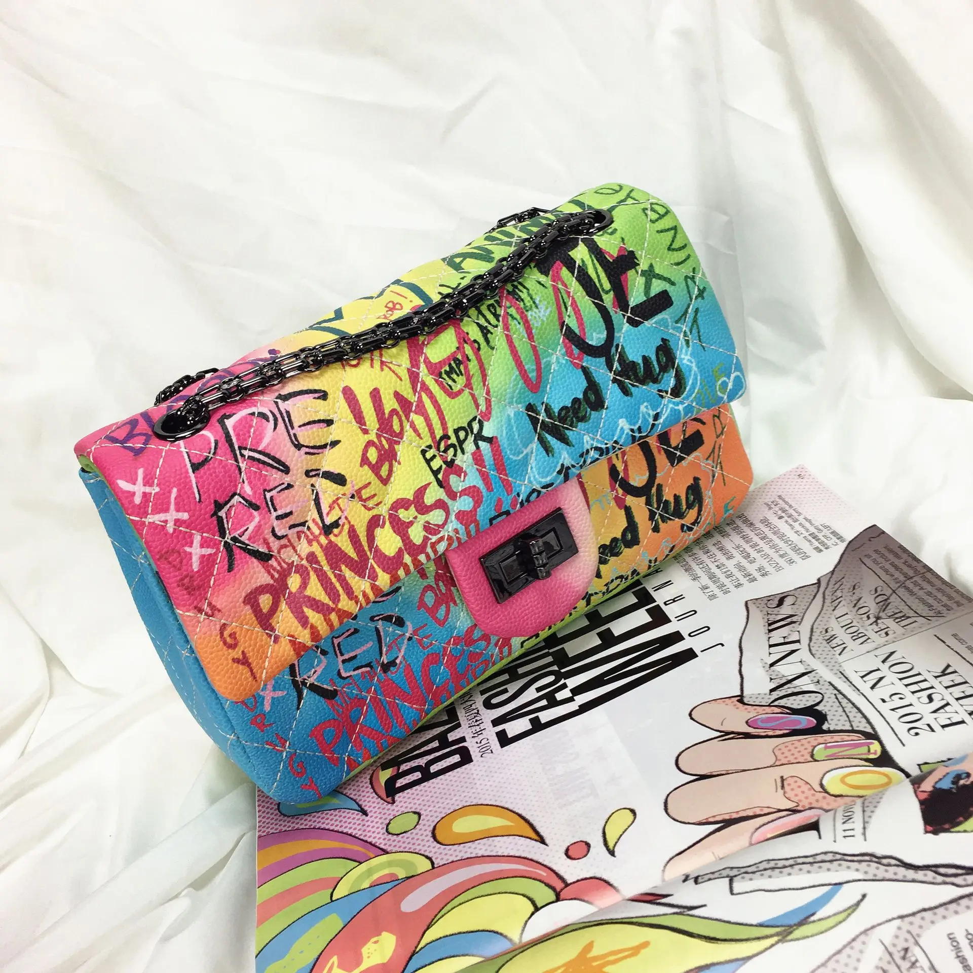 

High quality leather ladies bag 2021 new color graffiti printed shoulder bag fashion travel bag luxury chain messenger bag