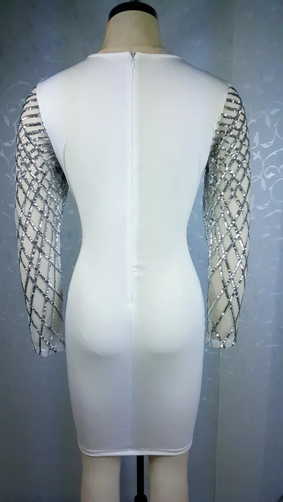 Новое Серебряное платье правильной геометрической формы Бандажное с блестками