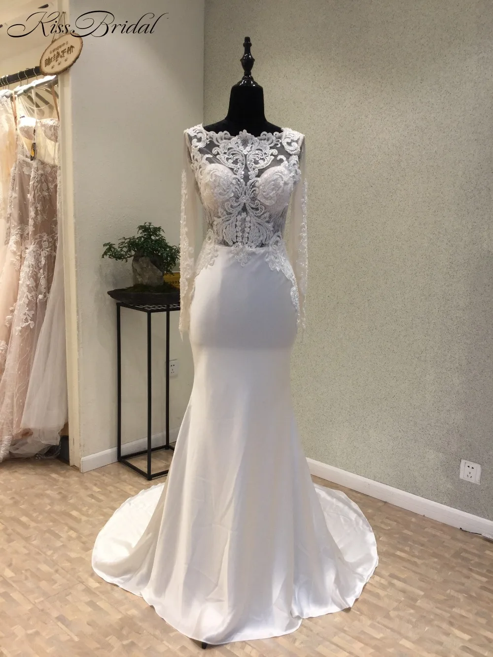 

Vestidos de noiva New Sexy Long Wedding Dress 2020 Scoop Long Sleeves Court Train Appliques Beaded Chiffon China Bridal Gowns