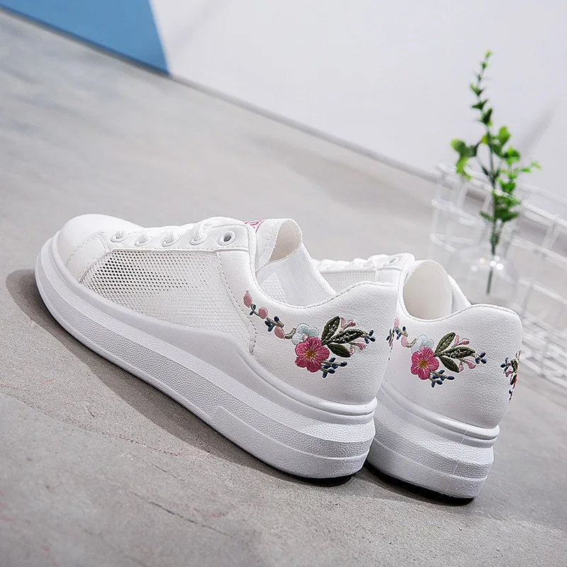 Кроссовки женские на шнуровке дышащие вулканизация плоская подошва