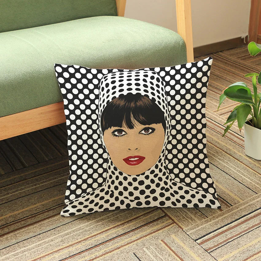 Подушка декоративная квадратная в стиле ретро с принтом губ 45 х45 см|square chair