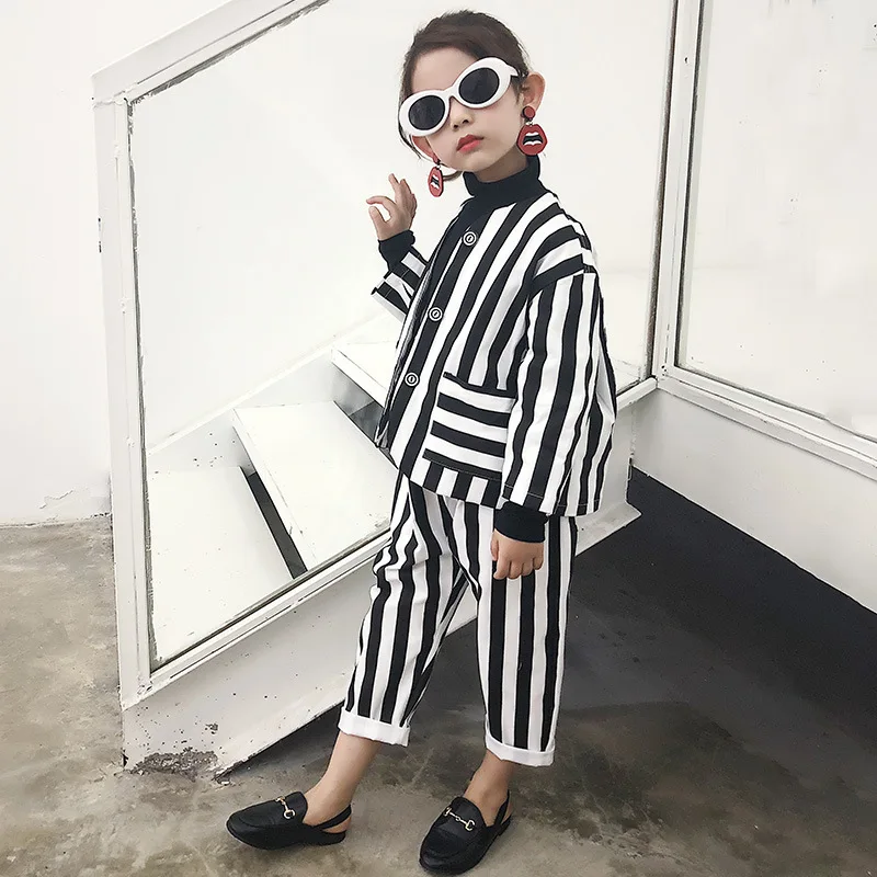 Модный детский костюм блейзер для девочек куртка в полоску маленьких + штаны