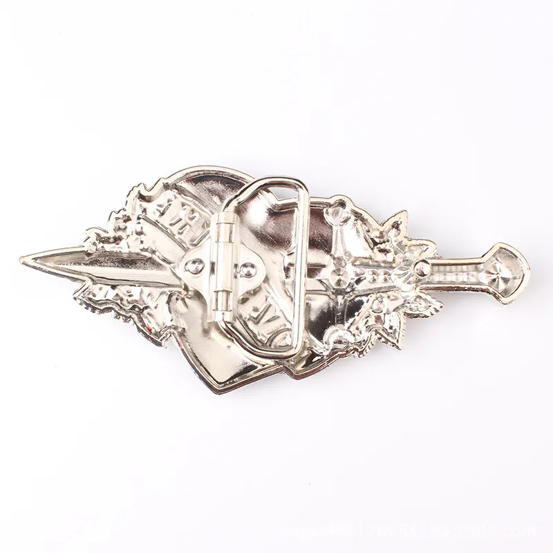 Меч разрезает сердце человек пряжка на ремешке для женщин |