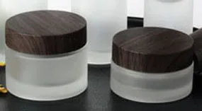 Прозрачное матовое стекло 30 г/мл с черной деревянной крышкой круглая стеклянная