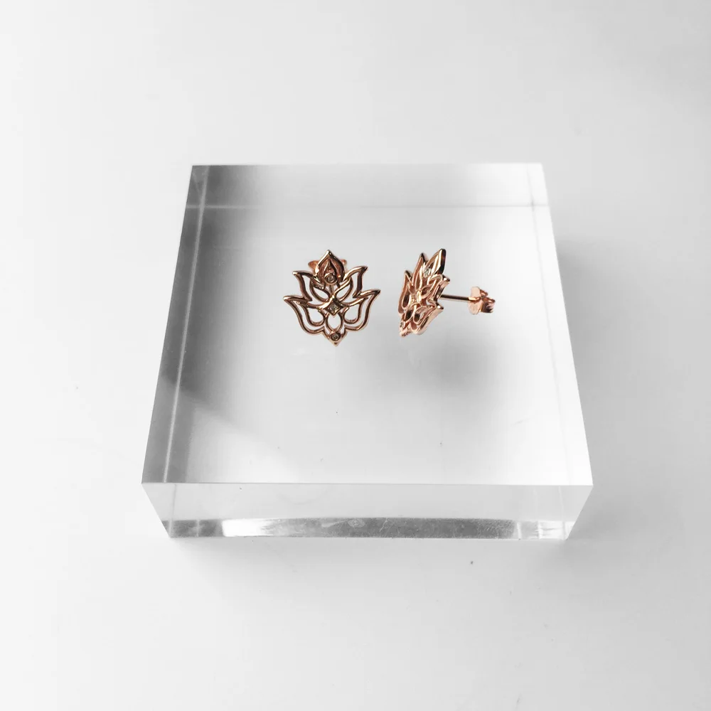 Серьги гвоздики в виде цветка лотоса серебристые розовые золотистые стиле