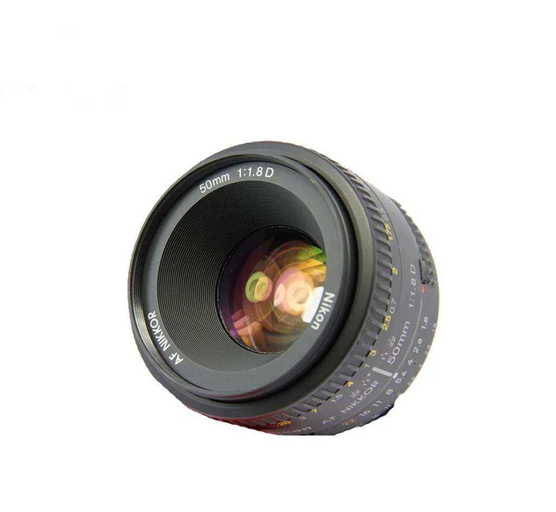 Используется объектив Nikon AF FX NIKKOR 50 мм f/1.8D для цифровых зеркальных фотокамер Nikon UV+ передняя и задняя крышки