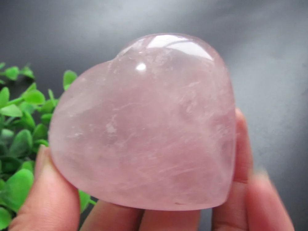 

Natural Large Rose Quartz Crystal Love Heart HEALING Decoration Resistant Healing Stone Feng Shui Decoration86g