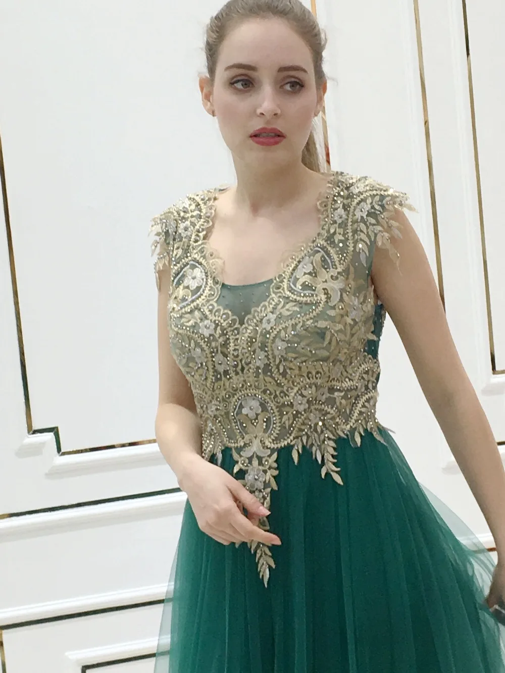Платье Forevergracedress темно-зеленое платье на выпускной из тюля с кружевной обмоткой