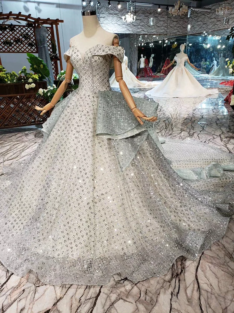 Женское вечернее платье с оборками HTL150 длинным шлейфом и открытыми плечами