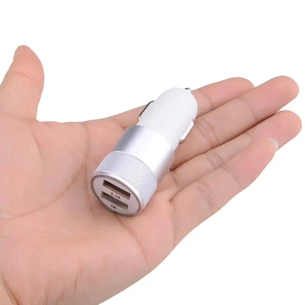Автомобильное зарядное устройство с 2 портами USB + кабель для зарядки и передачи
