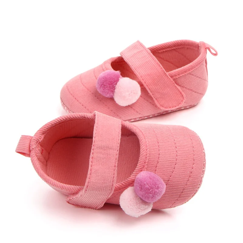 Мокасины для новорожденных замшевые с мягкой подошвой помпоном симпатичная