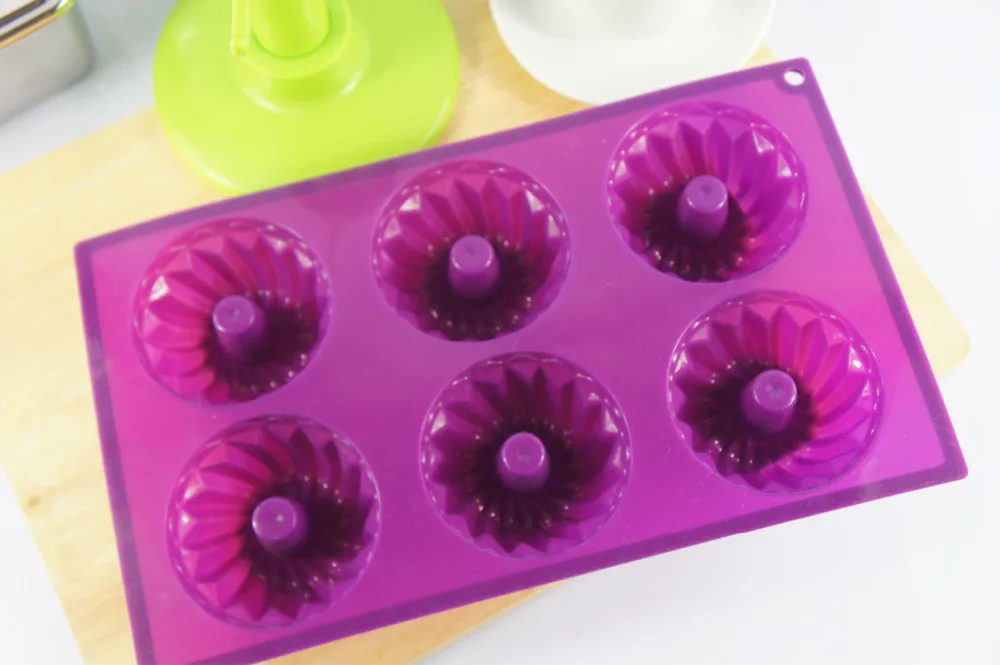 Силиконовая форма для выпечки 6 ячеек. |