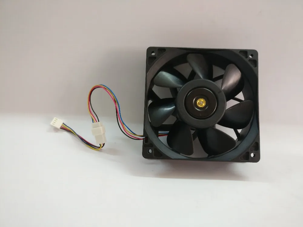 

Вентилятор YUNHUI Bitcoin Miner, вентилятор охлаждения ШИМ 12 см для Bitmain Miner Antminer V9 S7 S9 S9i S9j L3 + L3 + + D3 X3 E3 Z9 Mini DR3 T9 T9 +