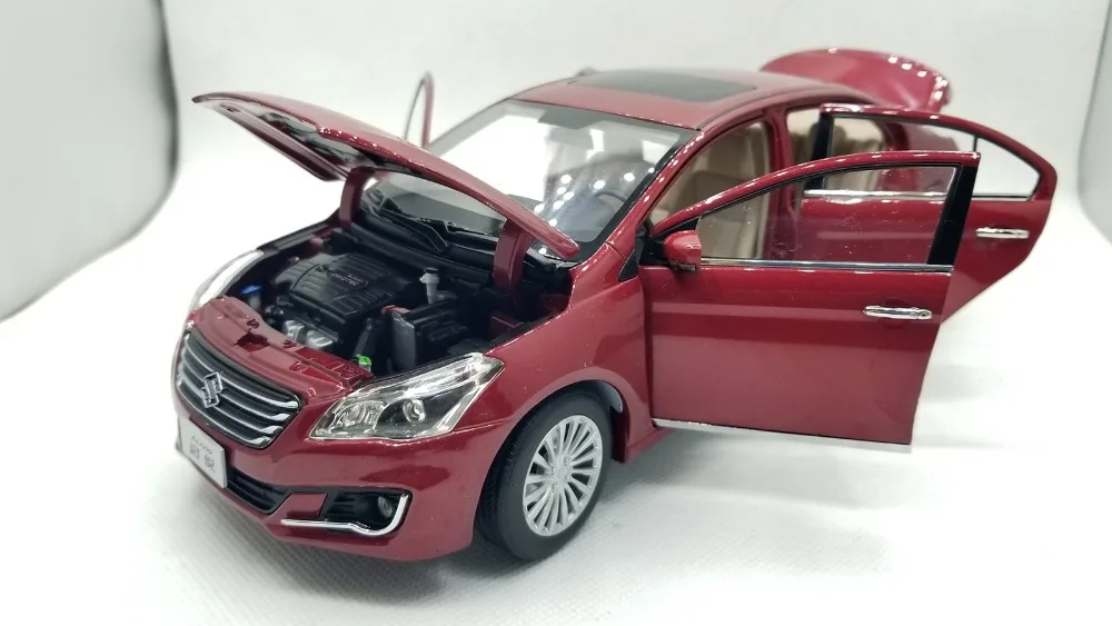 1:18 литая модель для Suzuki Alivio Ciaz красный Седан сплав игрушечный автомобиль миниатюрная Коллекция подарков