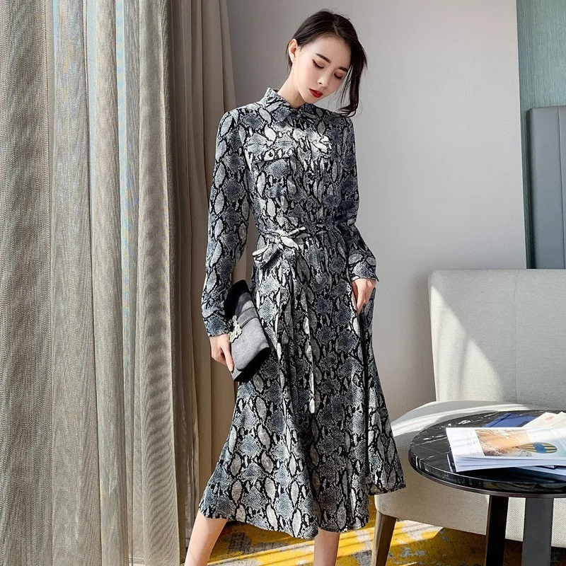 TWOTWINSTLE повседневное шифоновое платье с принтом женские лацканы длинным рукавом