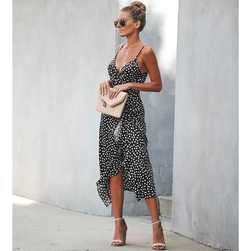 Женское вечернее платье в горошек с v-образным вырезом элегантное на бретельках