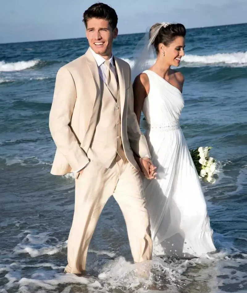 

Summer Beach Beige Men Suits Wedding Suits Custom Made Bridegroom Groomsmen Slim Fit Formal Blazer Prom Tuxedos Three Pieces