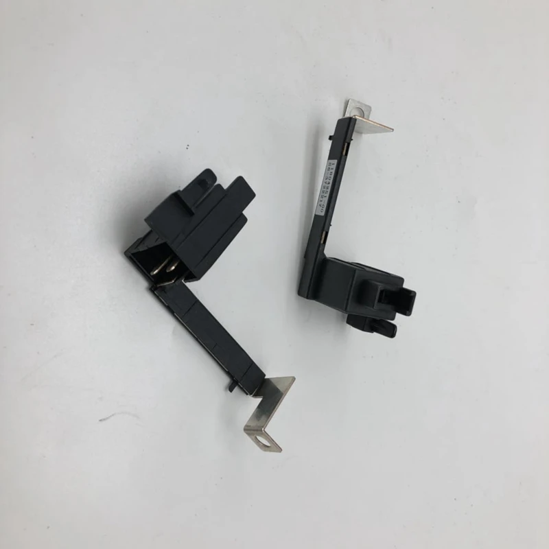 

1PCS Front compartment power distribution box patch for BYD S6 S7 connection bracket S6-3722217
