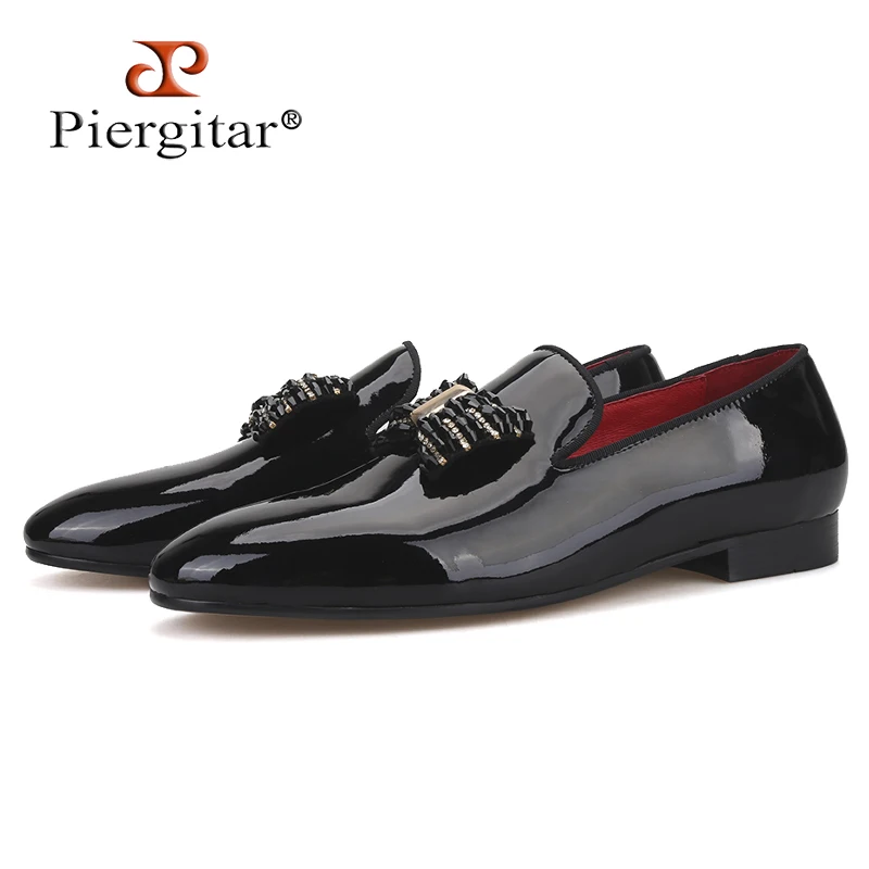 

Piergitar New Black Patent Leather Men Handmade Loafers With Rhinestones Bowtie Fashion Party Men's Dress Shoes Red Color Insole