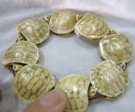 

Charming Japanese Hand Carved Cattle Bone Bracelet/bangel Lovely Tortoise Figure