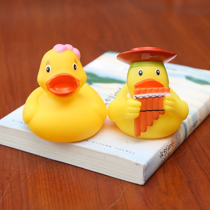 2pcs Резиновая уточка милый ребенок воды для ванной игрушка Рождество Корона резиновая утка классический подарок мальчик девочка - Цвет: 2pcs