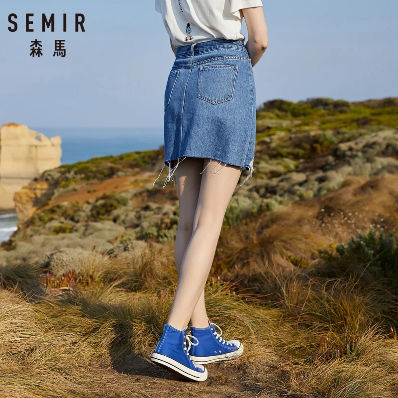 Женская джинсовая юбка SEMIR летняя облегающая трапециевидной формы с прорезями по