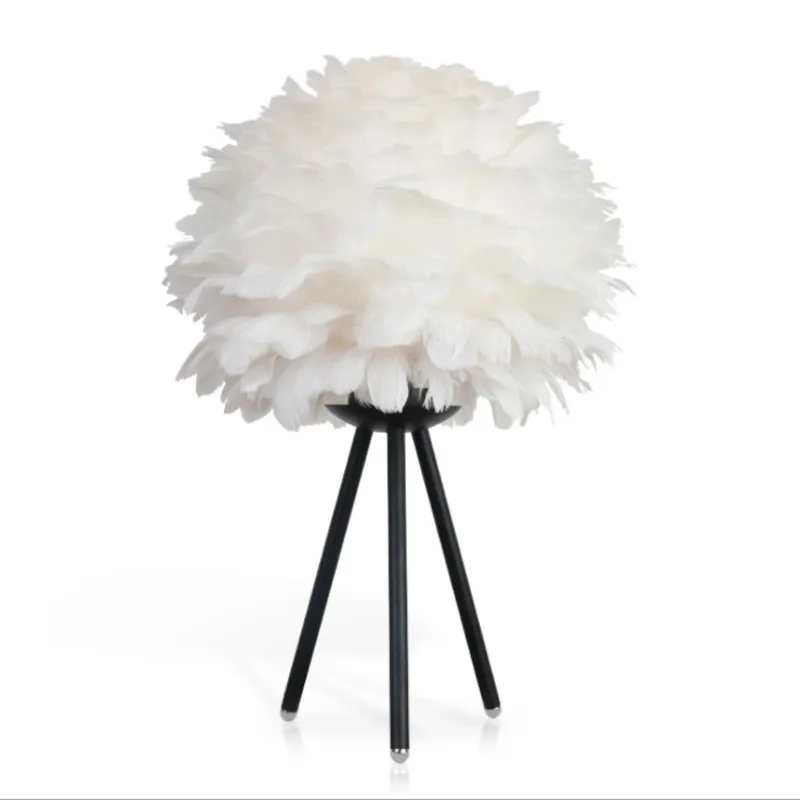 Современная настольная лампа с перьевым абажуром 110В 220В белая для