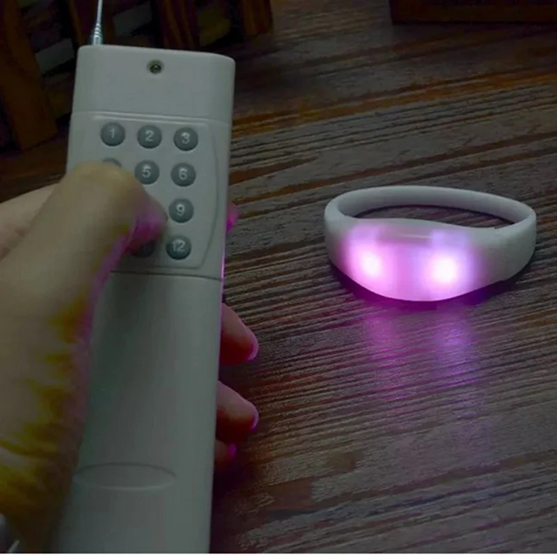 LED RGB Изменение Цвета Силиконовый белый корпус браслеты с 12 клавишами пульт