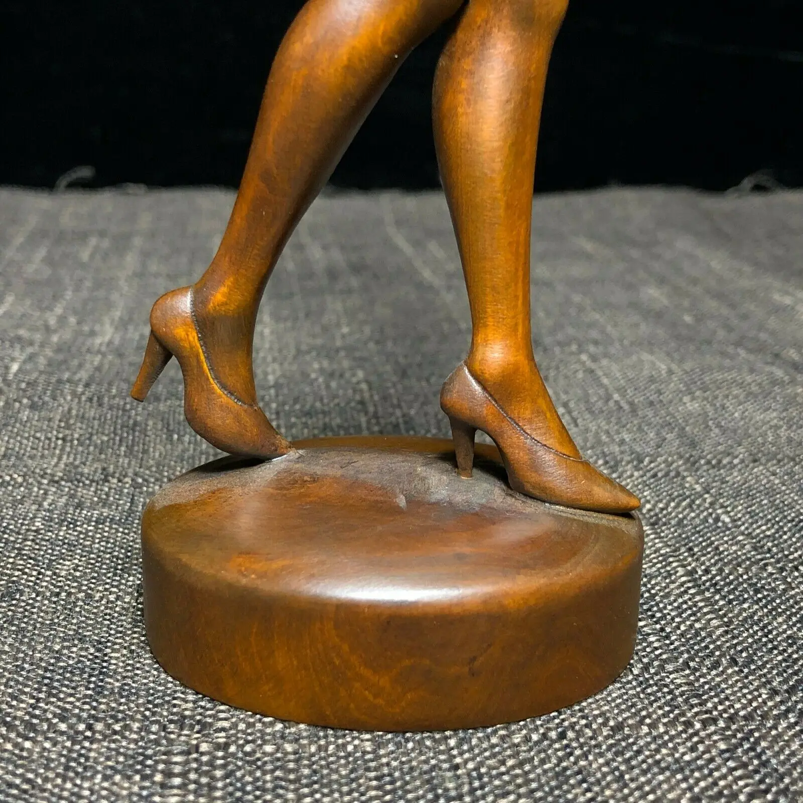 

Old Collectible Chinese Boxwood High-Heeled Shoes Naked Belle Ornament Statue