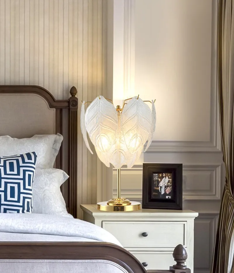 Новый дизайн светодиодная настольная лампа в стиле постмодерн для гостиной