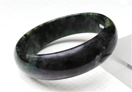 Браслет из нефрита натуральный зеленый красный 62 мм | Украшения и аксессуары