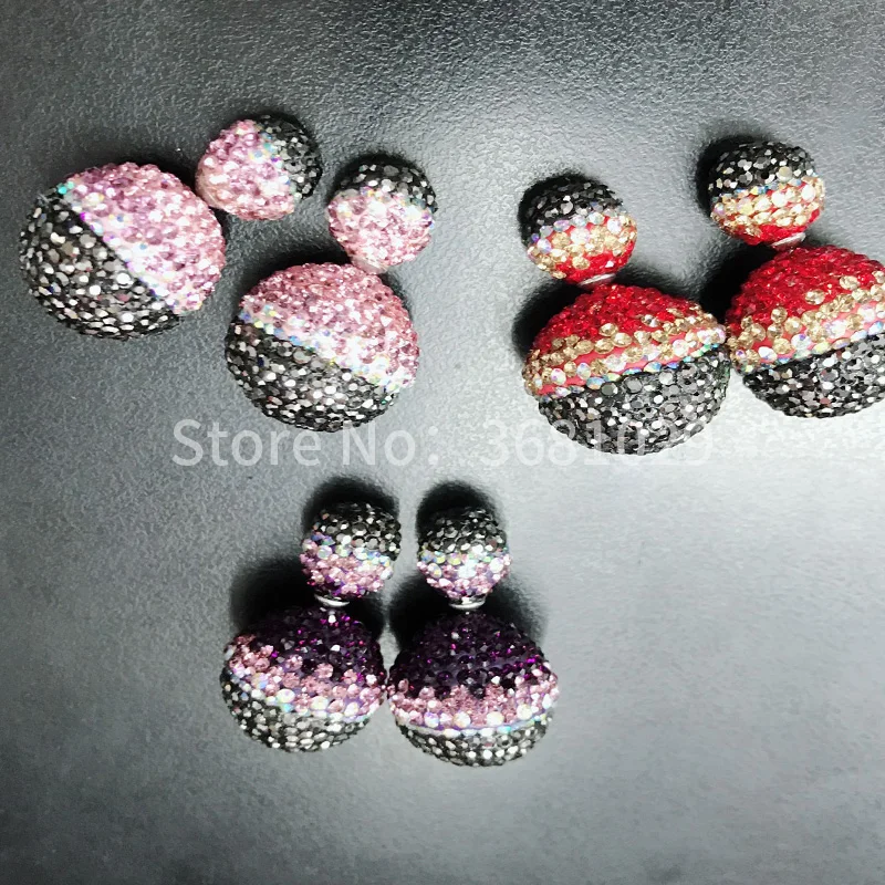 

Women's fashion in the fall of the rhinestone
