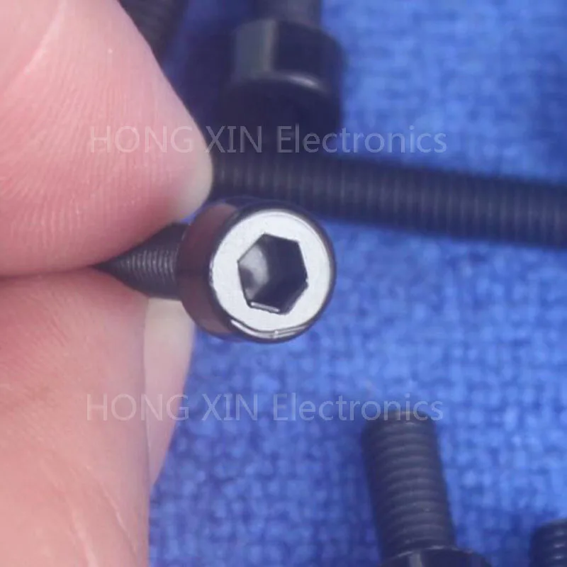 Черные винты M4 * 25 с внутренней шестигранной головкой из нейлона 1 шт. мм