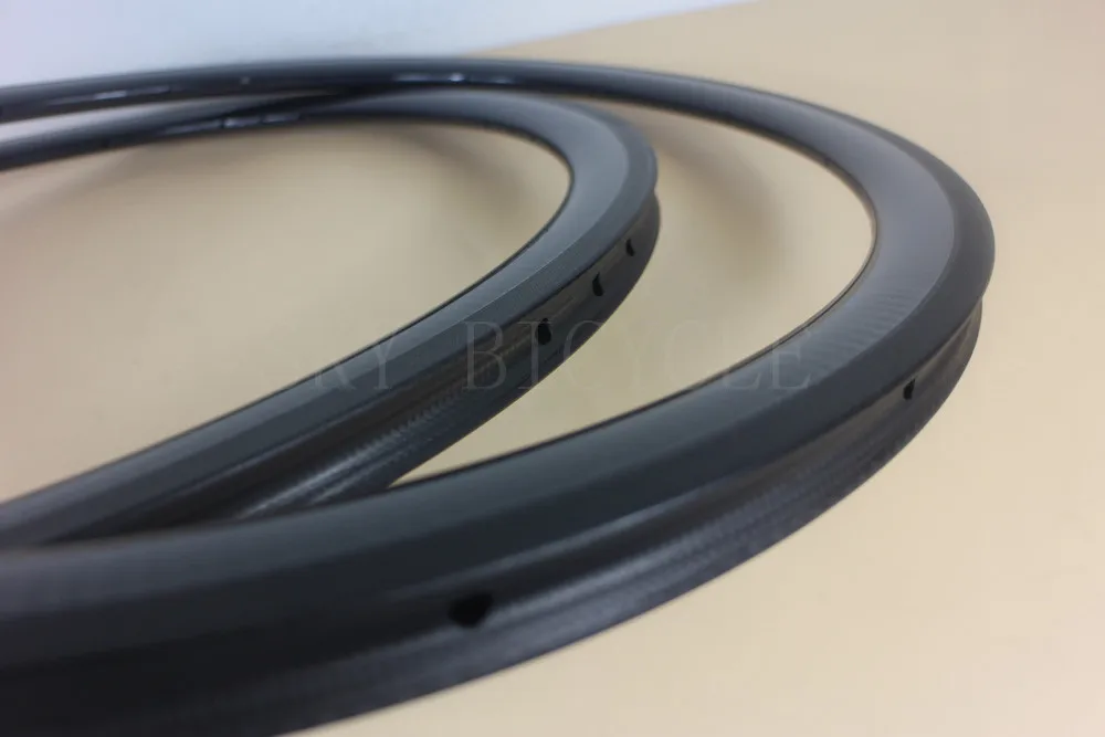 

Super light 700C Tubular carbon rims 16/21 spoke holes 38mm depth 23mm width Twill weave, for road or cyclocross disc brake