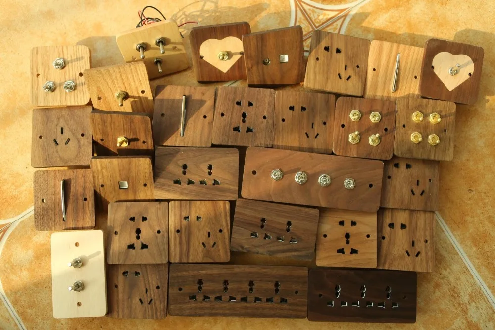 

International Standard 86 Type Retro Wood Five Hole Wall Socket Power Socket Panel AC 110~250V 10A