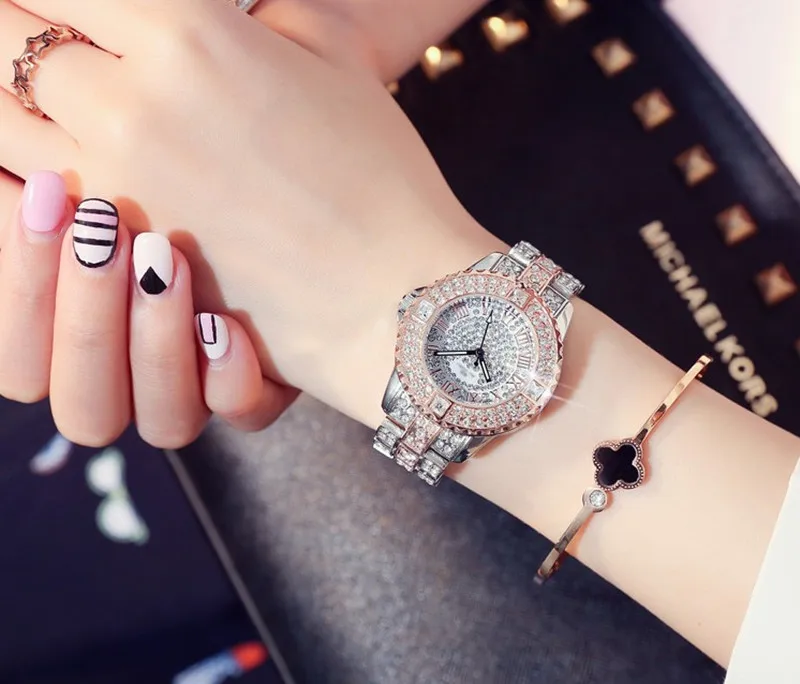 Женский Rhinestone Часы Леди Платье Женщины смотреть Алмаз Люксовый бренд Браслет Наручные Часы дамы Кристалл Кварцевые Часы