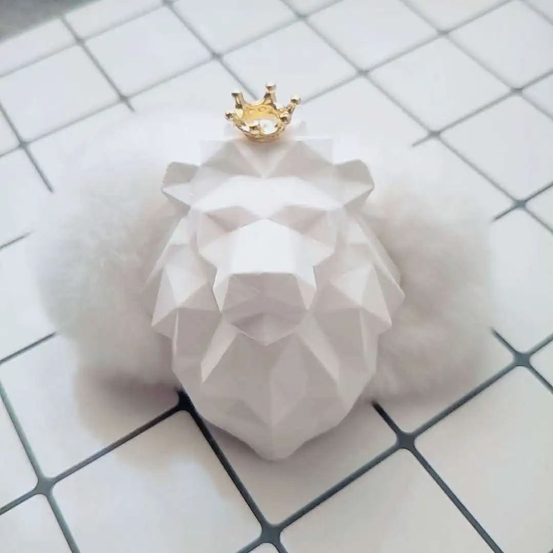 Crown lion white IKSNAIL автомобильный ароматизатор Лев Волк 3D геометрический Аватар животных ароматерапия гипсовый диффузор эфирного масла камень выход воздуха украшения - Название цвета: Crown lion white