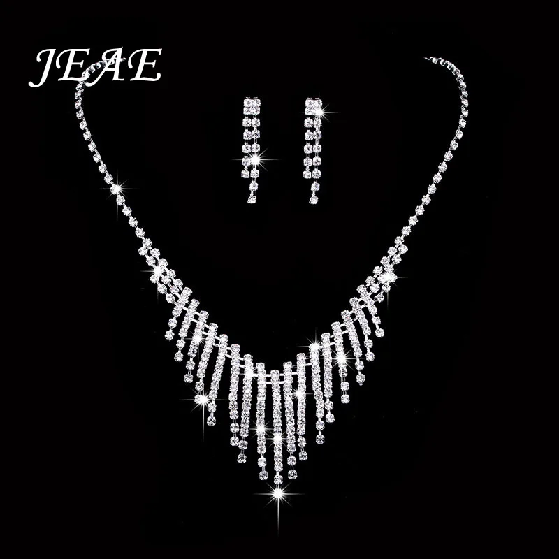 Женский набор свадебных украшений из колье чокера и сережек серебряного цвета