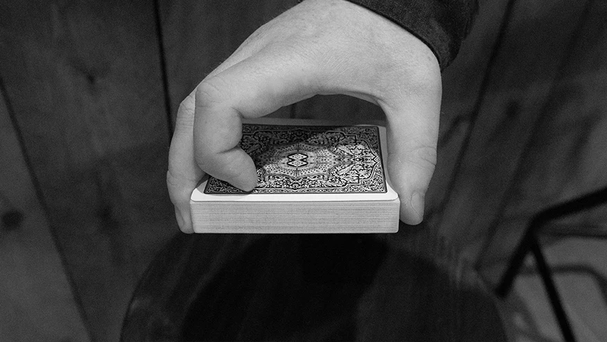 Level One (трюки и онлайн инструкции) от Christian Grace Card иллюзии крупным планом Волшебные