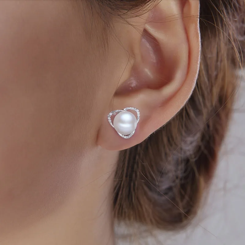 Серьги-гвоздики из серебра 925 пробы с натуральным пресноводным жемчугом |