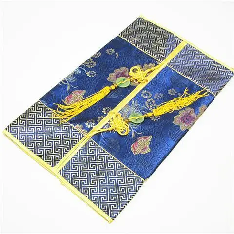 Чехол для салфеток с кисточкой в стиле пэчворк китайским узлом Карманный